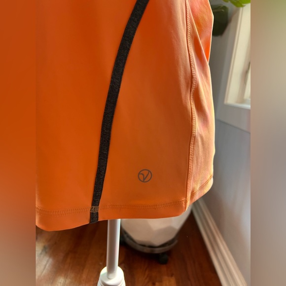 VOGO Athletica Tank - Picture 2 of 5